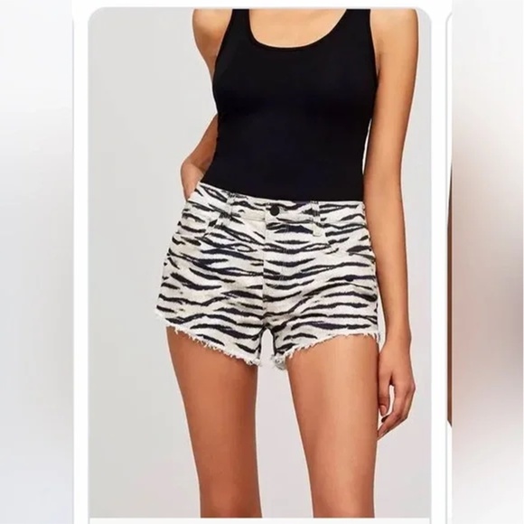 L’AGENCE | Edgy Paris Audrey Mid Rise Zebra Print Fray Hem Shorts | Size 26 - Picture 1 of 9